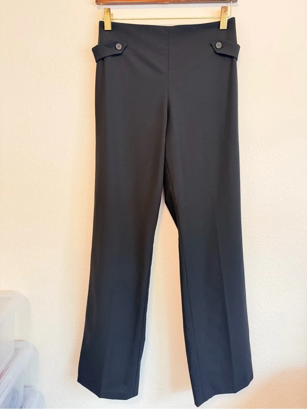Ferragamo lightweight highwaisted wool trousers, straight leg, black sz 38iT/S